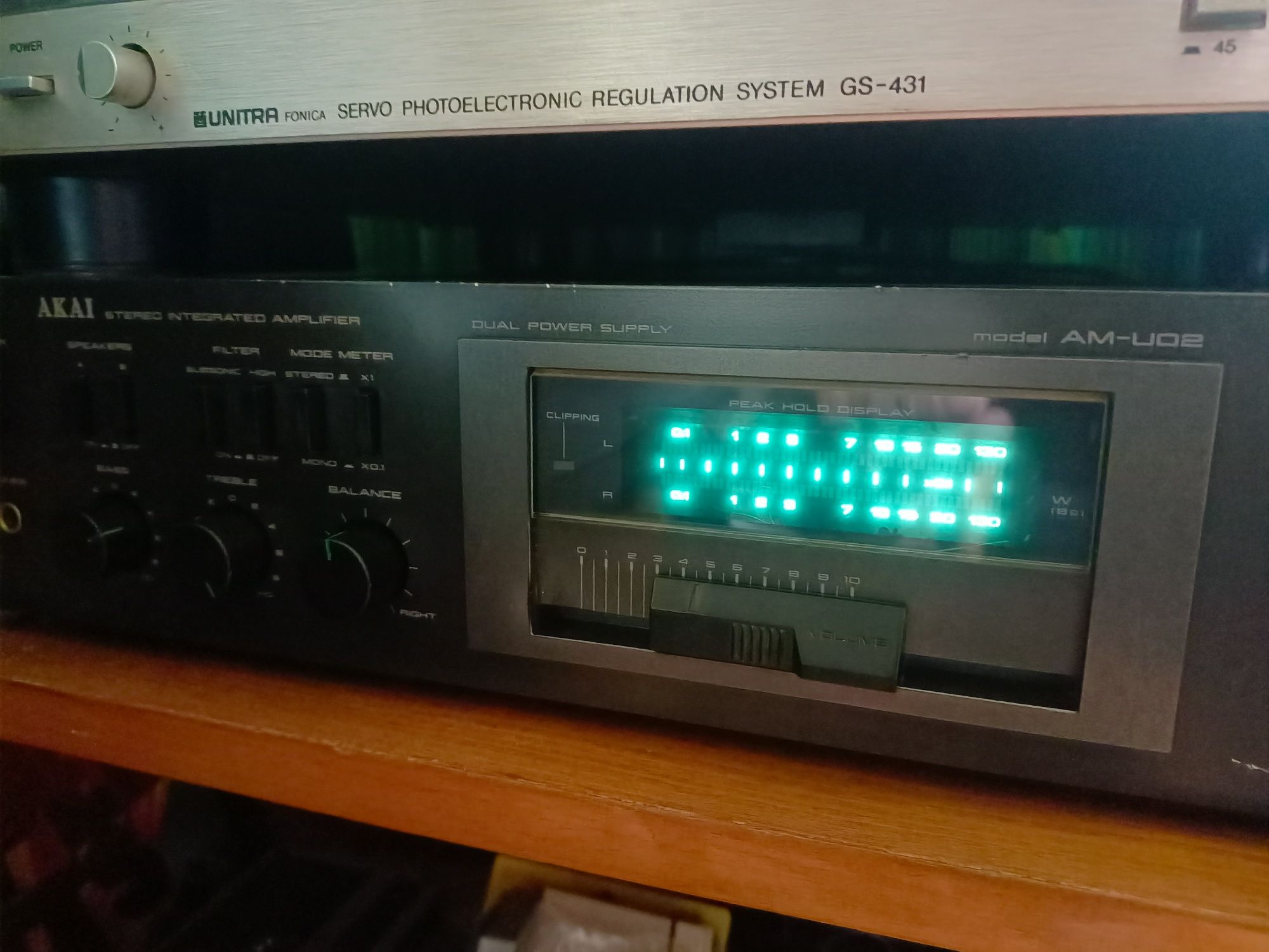 Amplificator Akai am-u 02