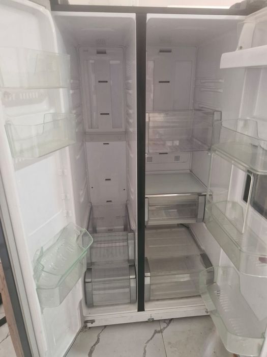 Холодильник Samsung