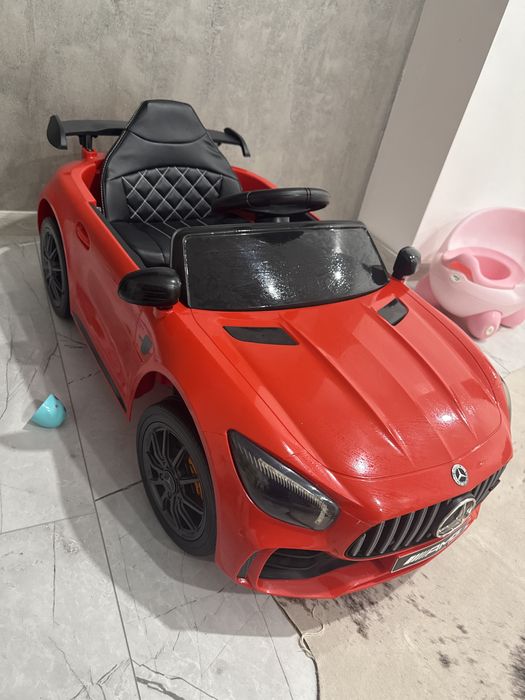 Детска акумолаторна кола