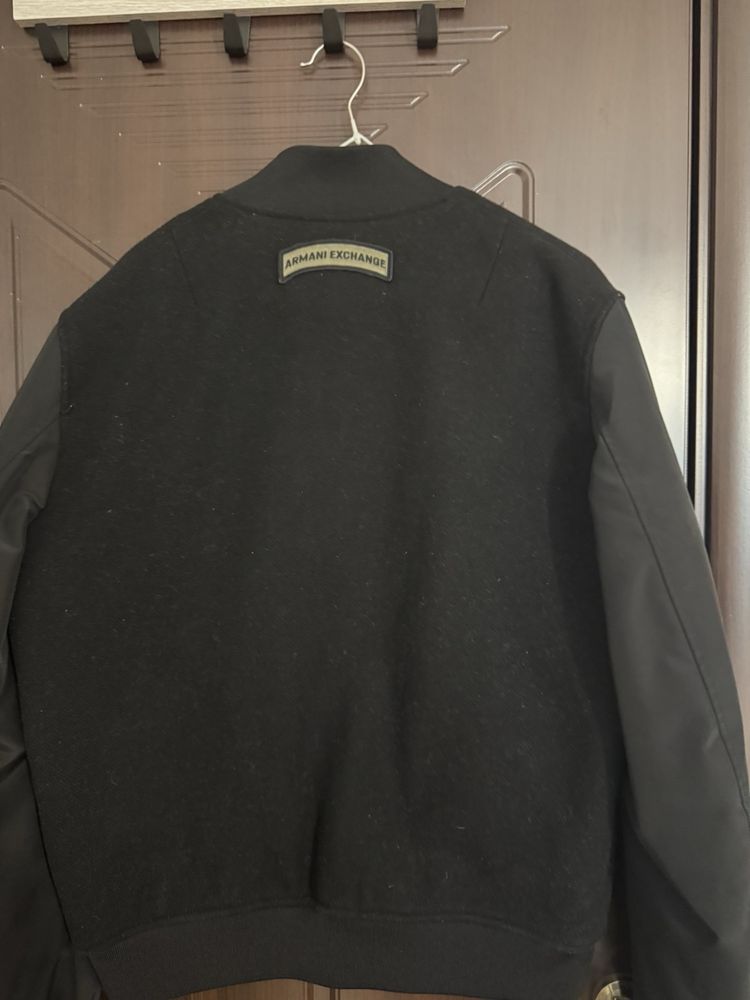 Оригинално яке / бомбер Armani Exchange