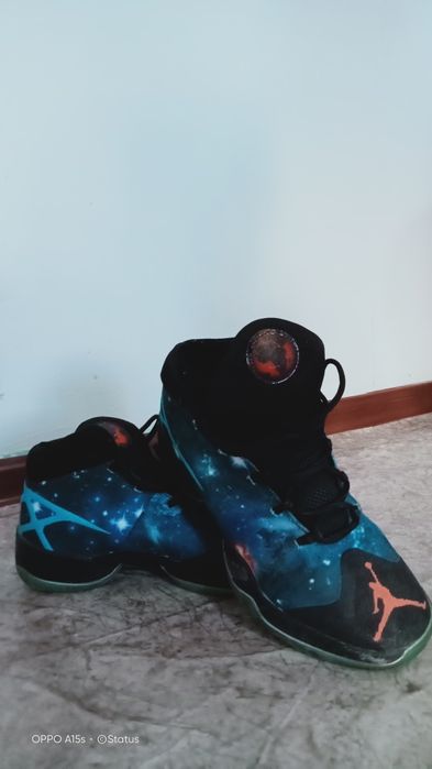 Спортивные кроссовка