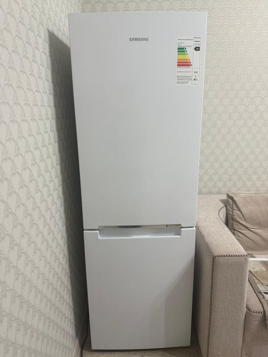 Холодильник Samsung
