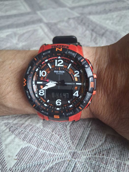 Часовник Casio ProTrek