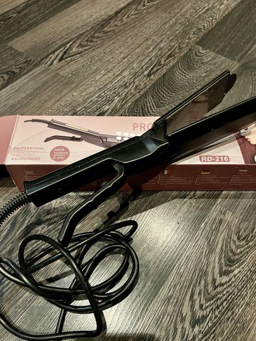 Преса за коса с овлажняващ ефект