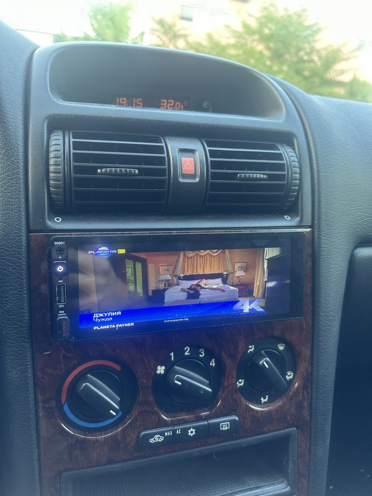 Мултимедия 1 din за кола с 6,8” дисплей, Carplay, Waze, Bluetooth