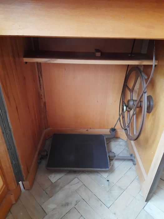 Masina cusut clasica, de colectie