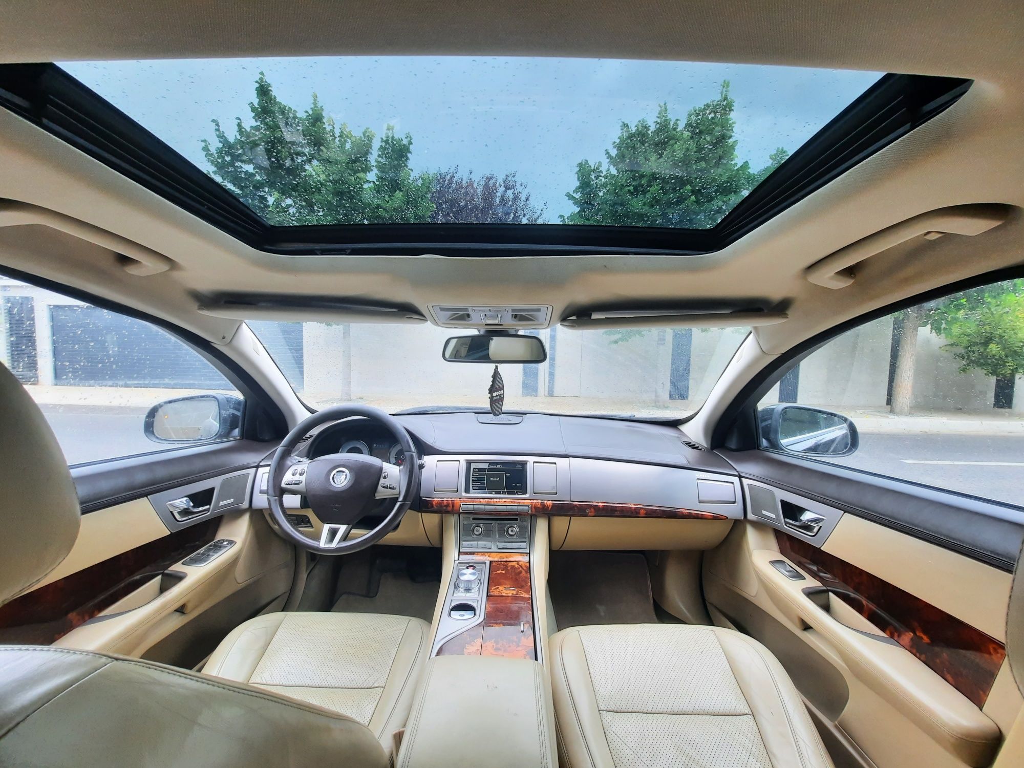Jaguar XF Facelift 2.7 Diesel biturbo 272 cp an.2010 Extra full