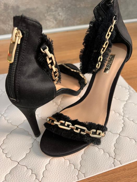 sandale Guess negre număr 36 noi