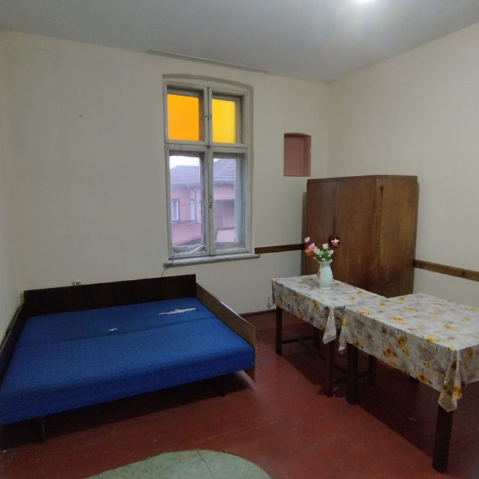 Продавам етаж от къща