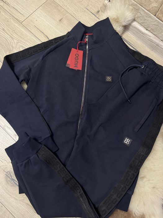 Нов комплект на Hugo Boss размер S
