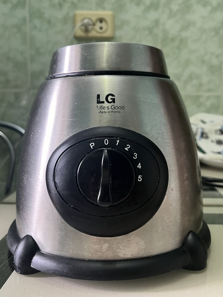 Продам блендер  LG б/у низ от блендера