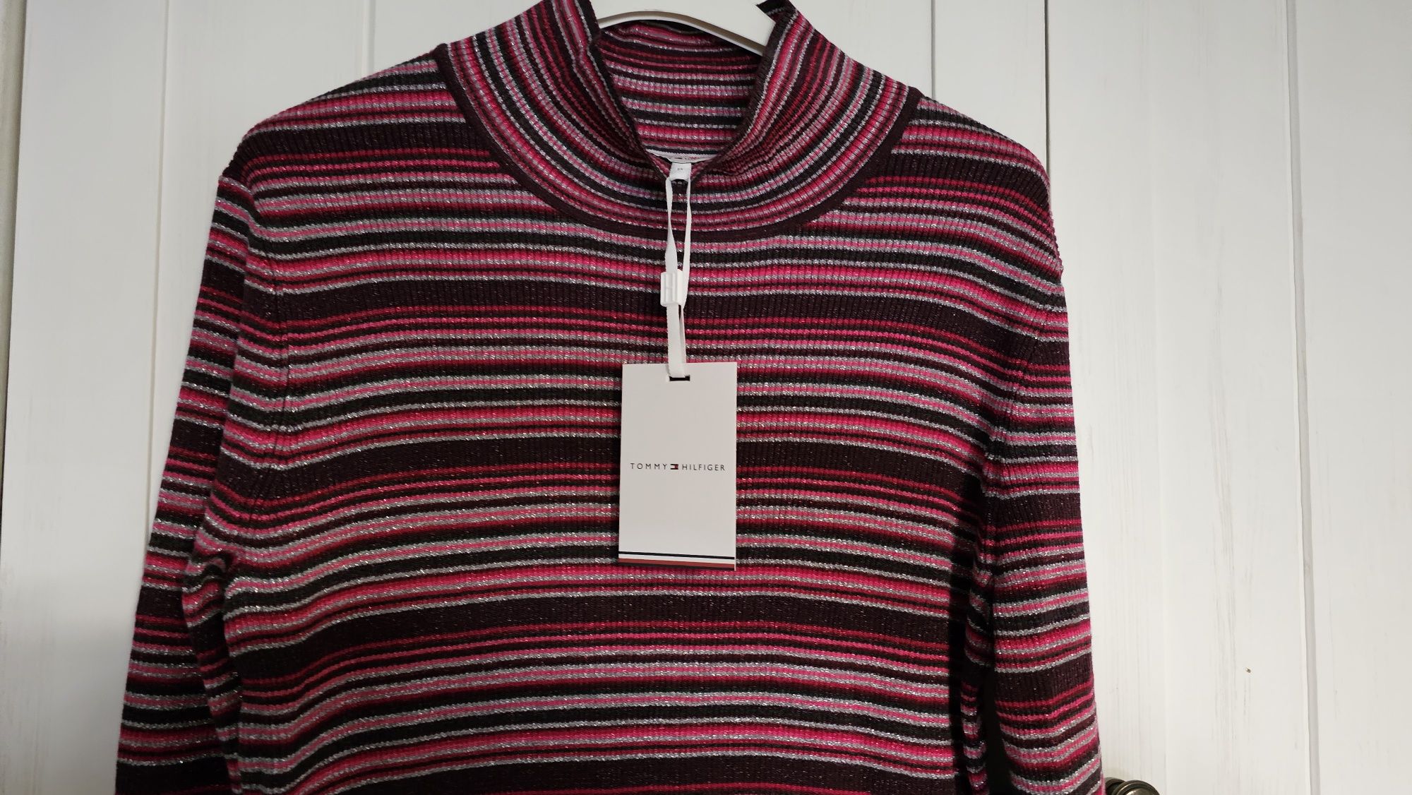 Нова рокля Tommy Hilfiger