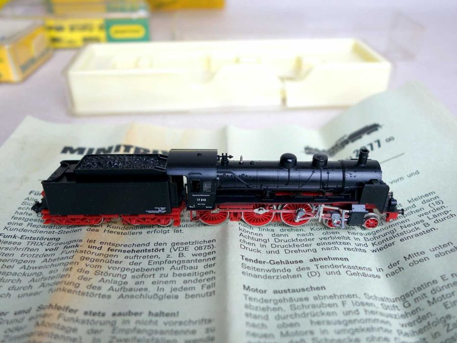 Комплект влакчета и вагони TRIX