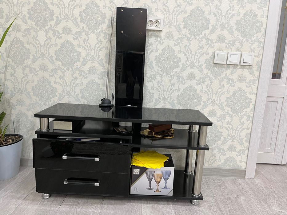 Подставка для телевизора продается