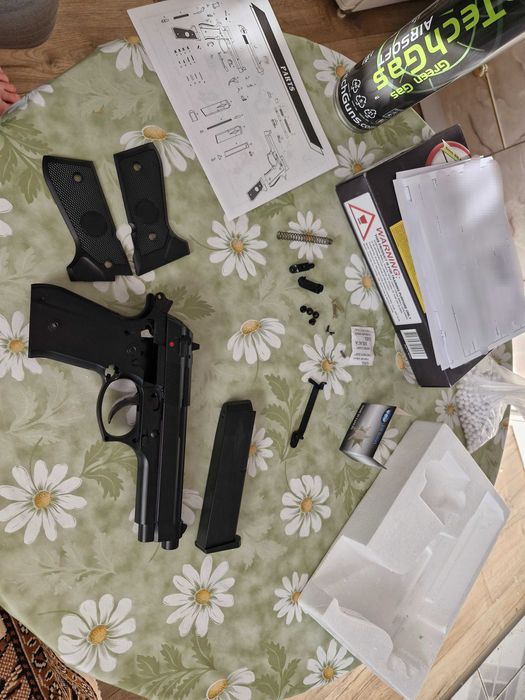 Pistol airsoft green gas m96f replica tokyo marui a berreta m9