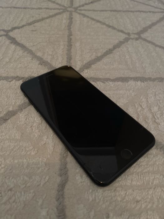 Iphone 7 plus продам