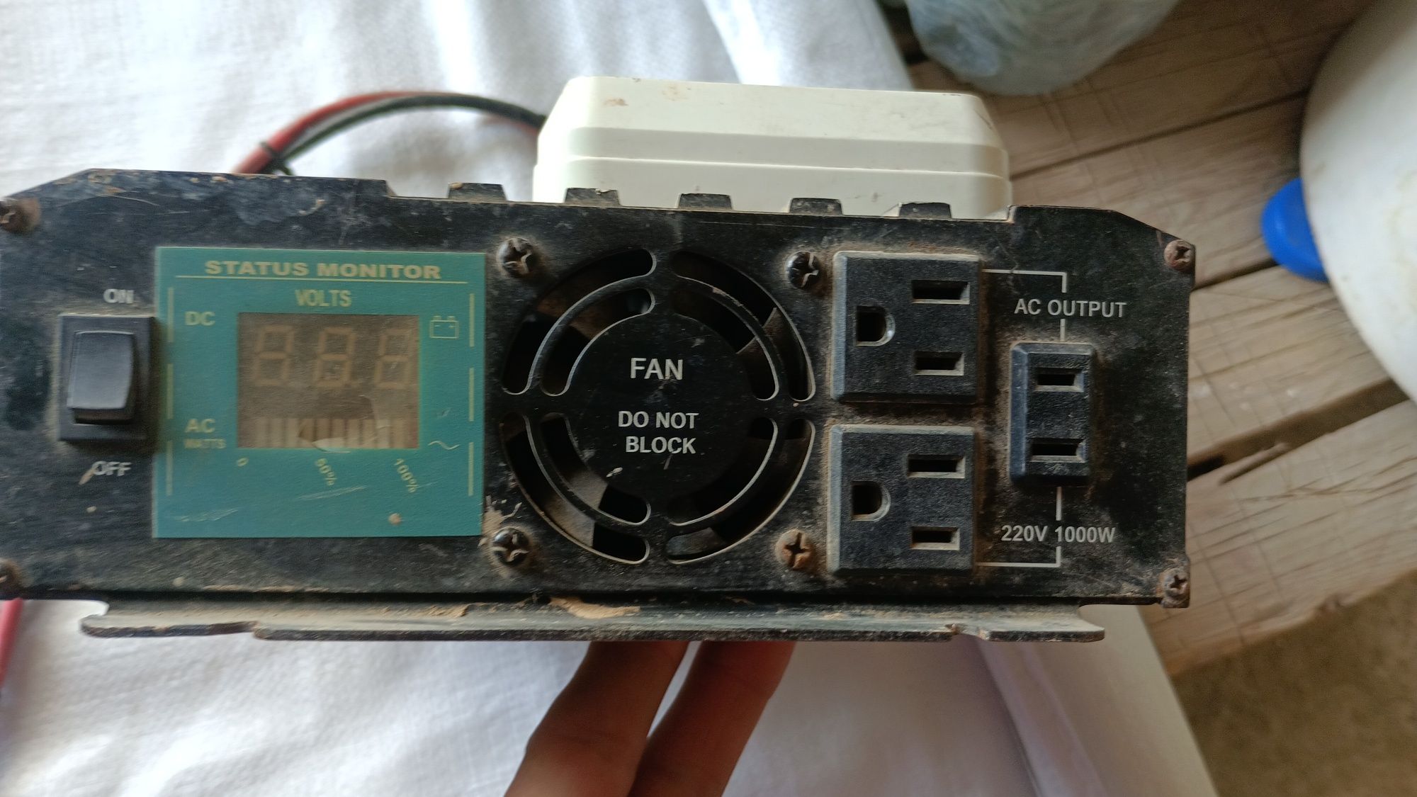 Инвертор NFA с DC 24V на АС 220v