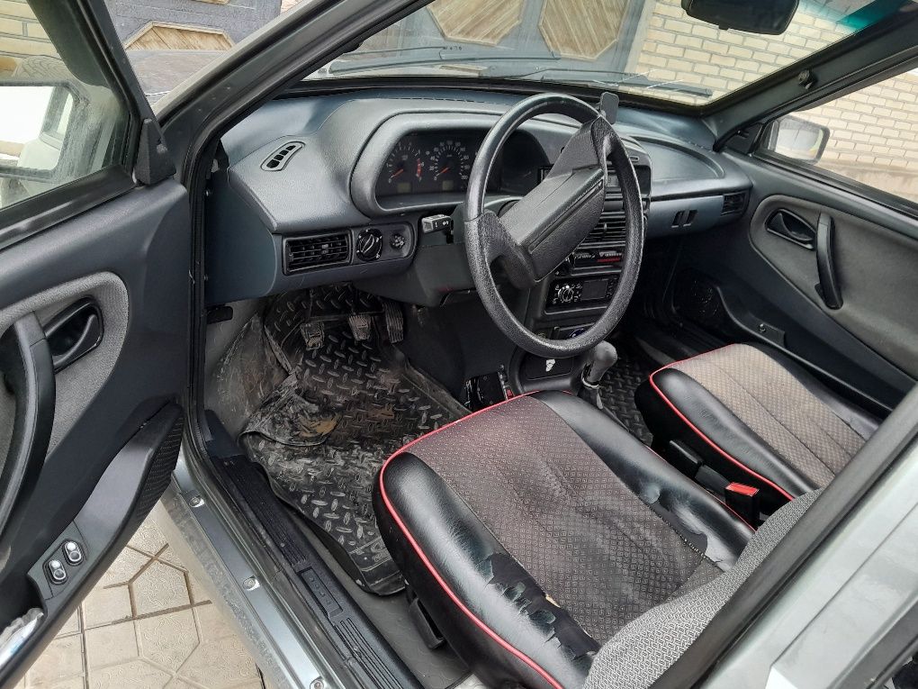 Lada Samara 2115 sotiladi.Yili 2011