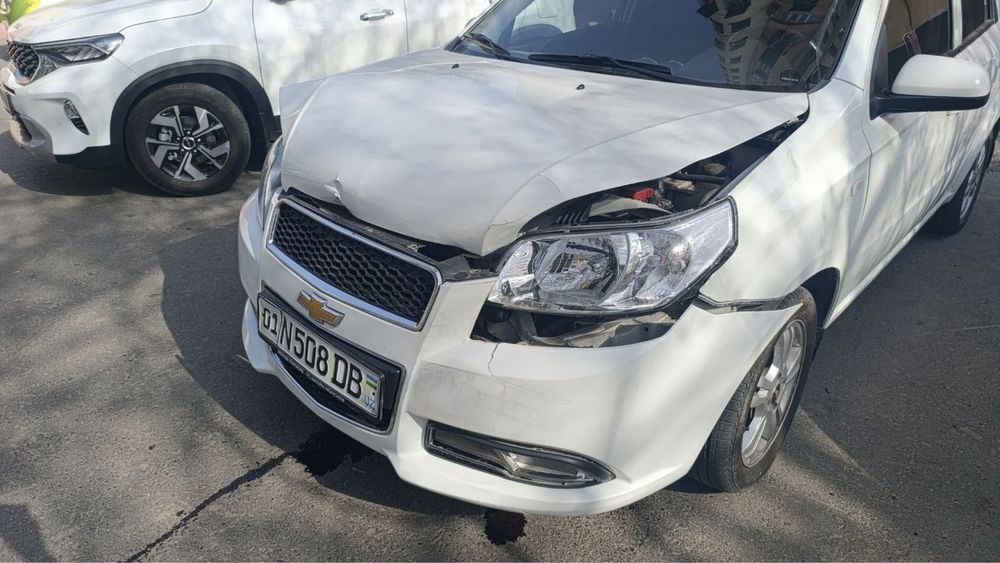 Nexia 3 avtomat sotiladi