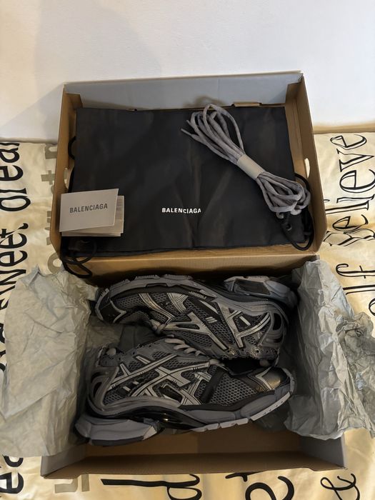 Balenciaga runner triple gray