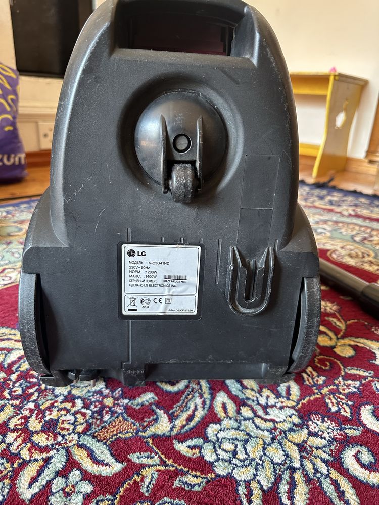 Пылесос Lg 1400 w