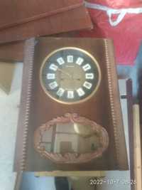 Продается старинные часы.