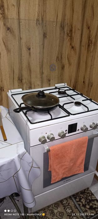 Продам газовую плиту BOSCH