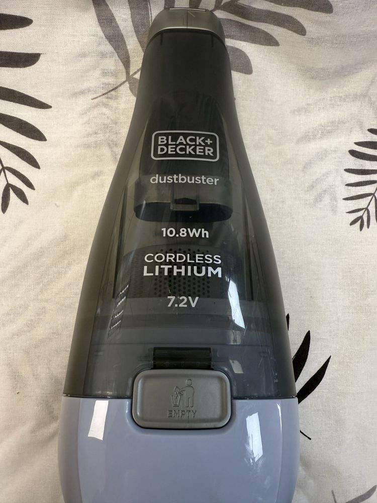 Ръчна прахосмукачка Black + Decker 7.2 V
