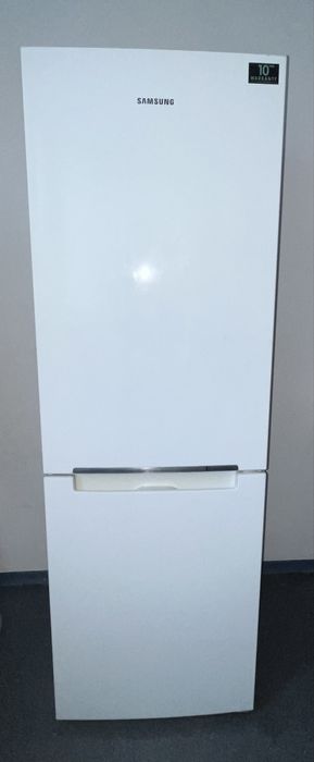Vând Frigider Samsung