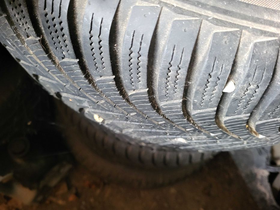 Jante si cauciucuri  ptr, Renault si Dacia pe 15 si 16.