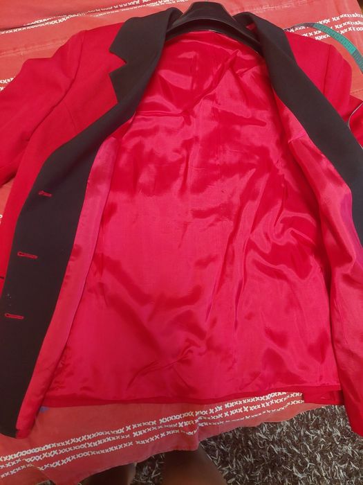 Sacou roșu/negru mărimea 54