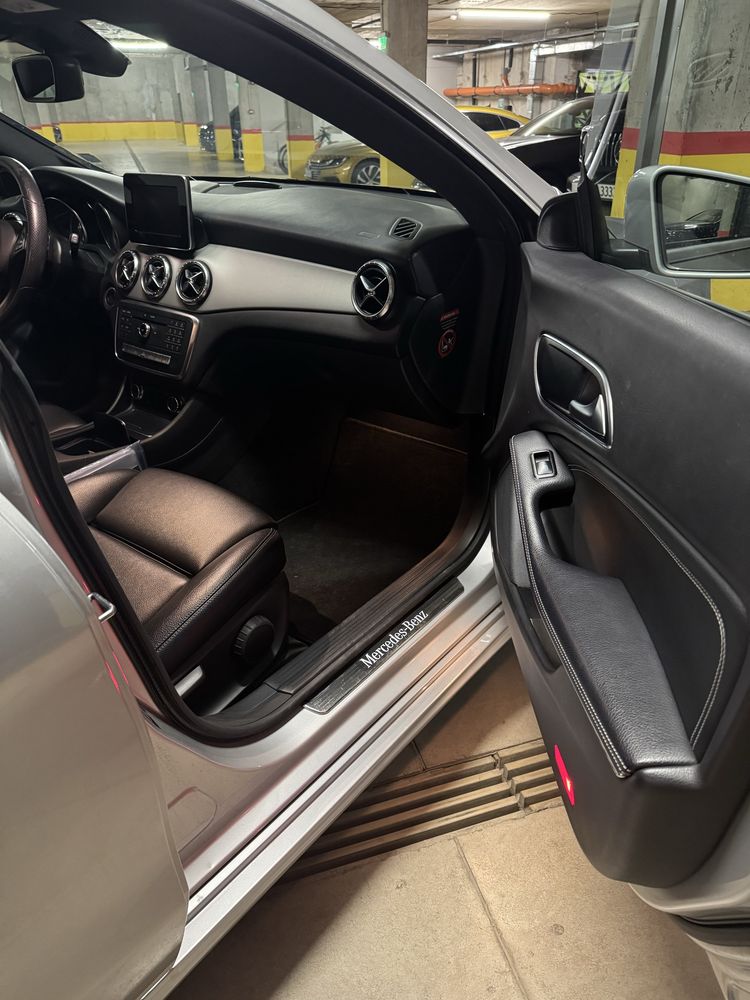 Mercedes CLA 180 бензин