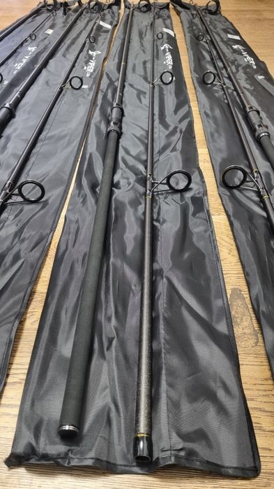 SET 4 Lansete Crap FL VIPER 3.90m 3.5 LBS + 4 Mulinete AVIATOR DP70