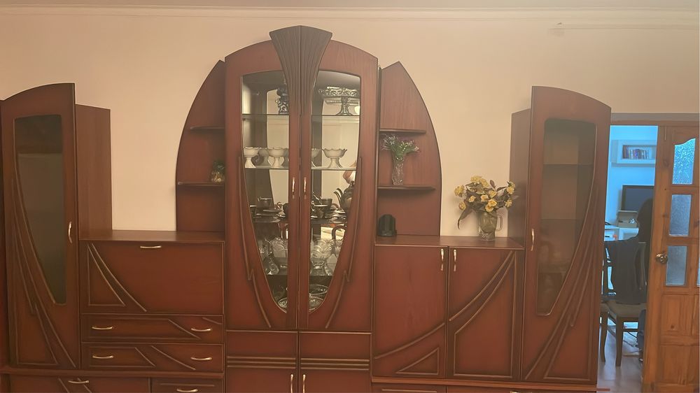 Продам стенку в отличном состояние