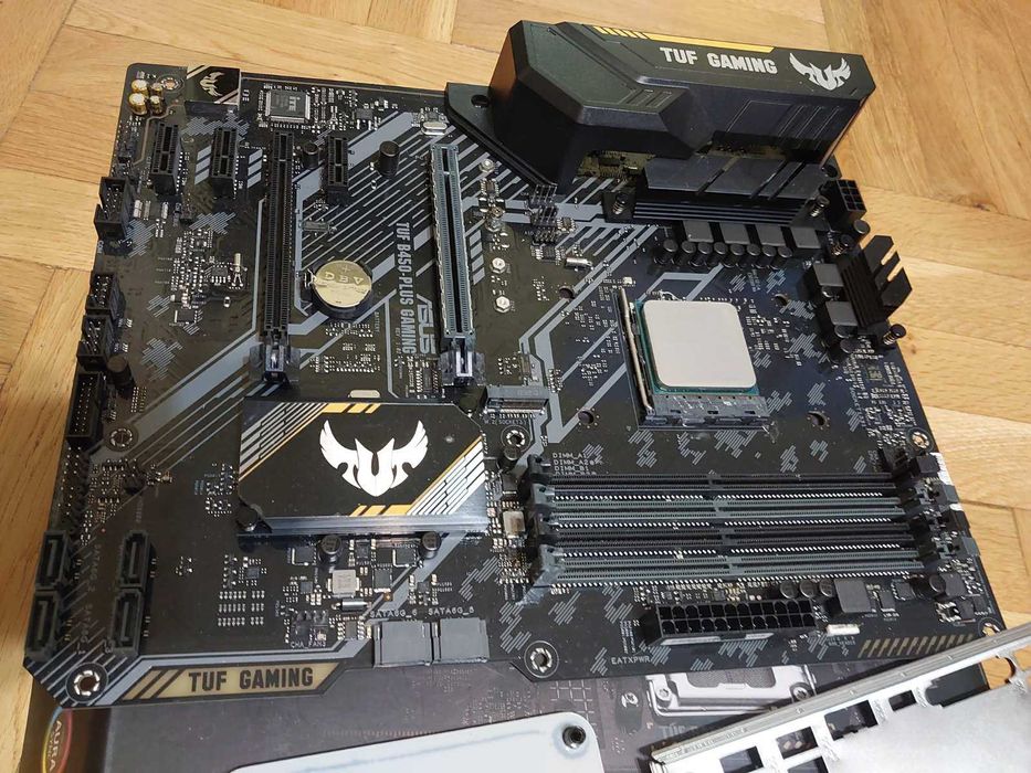 AMD Ryzen 7 3700X + Asus TUF B450 Plus Gaming