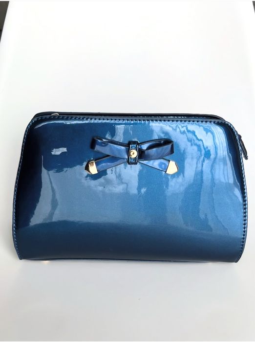 Малка чанта от син лак