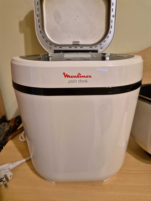 Продавм хлебопекарна Moulinex или еър фрайер Tefal