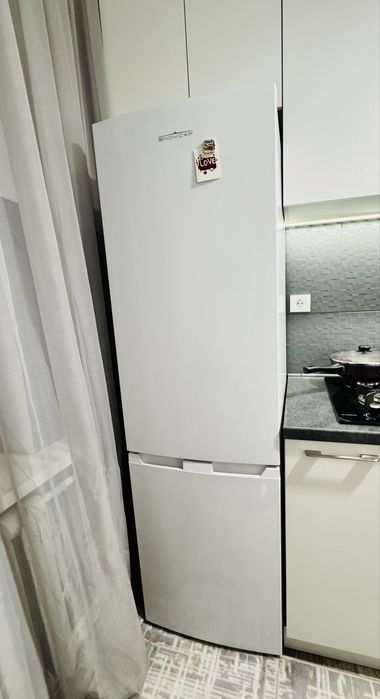 Отличный холодильник No Frost SNOWCAP, в идеальном состоянии!
