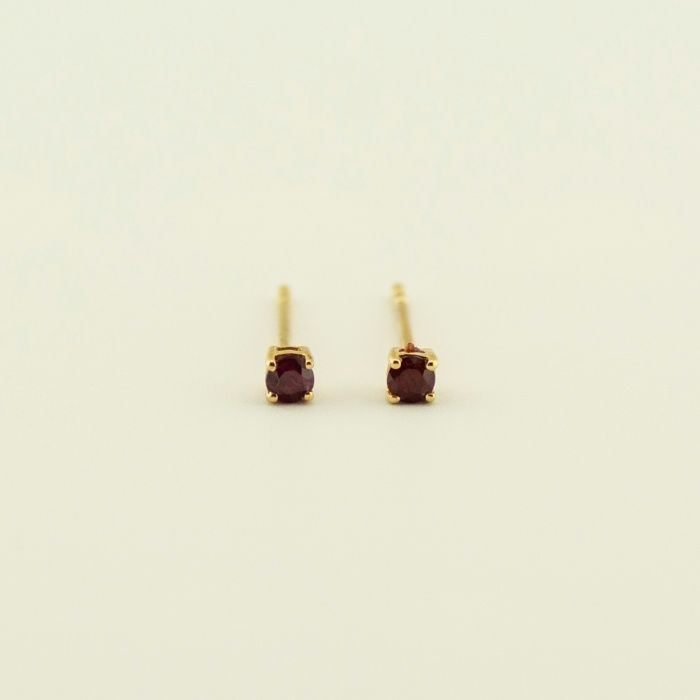 Cercei de aur galben 18k, 1,40 grame, rubine ~ 0,18 ct. cod 8544