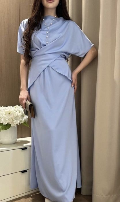 Продам двойку голубого цвета 10 000тг/юбку чёрного цвета 46 размер-