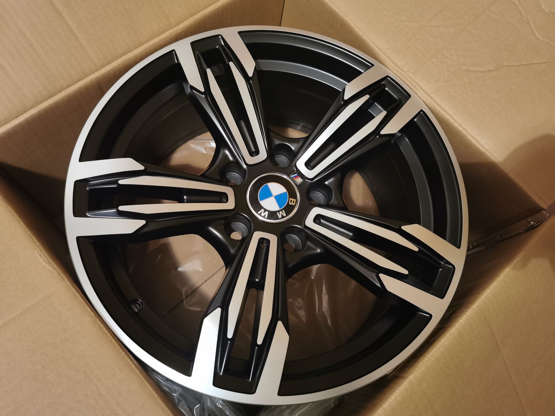 Vand jante de aliaj pentru bmw pe 17 model C 739 black-polis