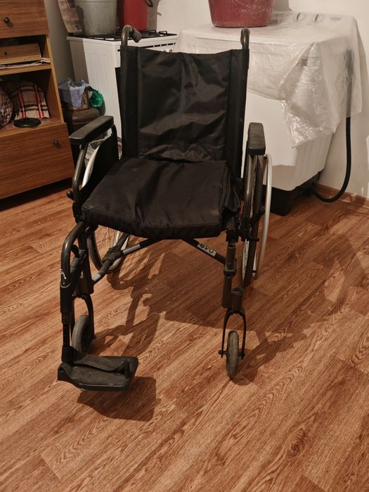 Продам коляску инвалидную