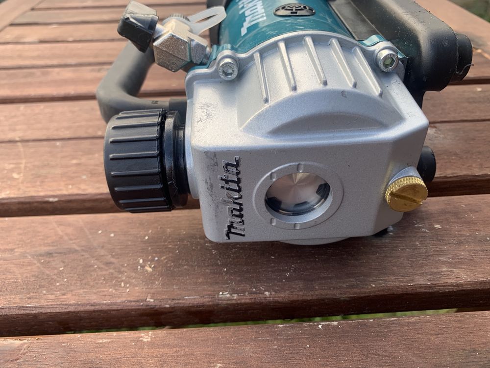 Makita DVP 180 / акумулаторна вакум помпа за климатици