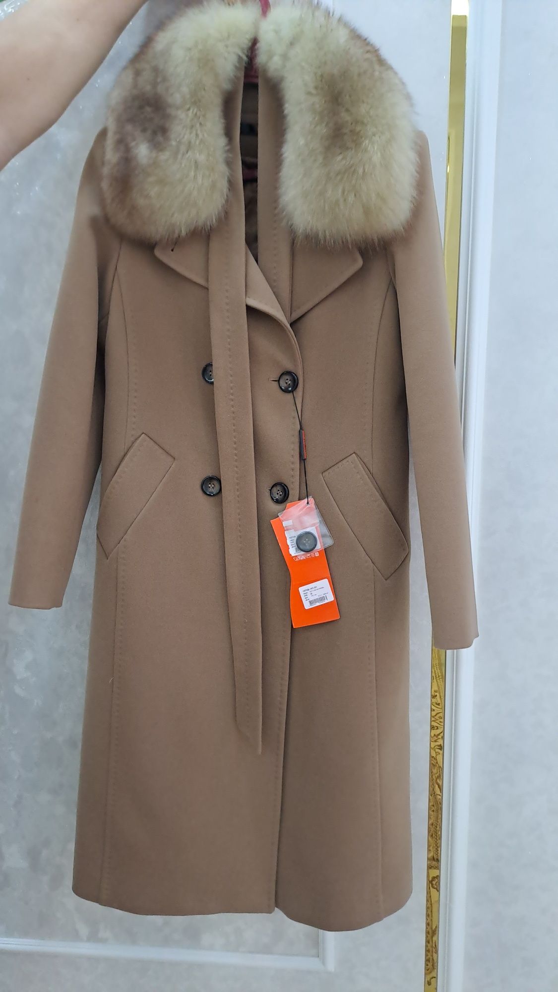 Новый пальто ,киілмеген 46,48рр срочно түсіп берем