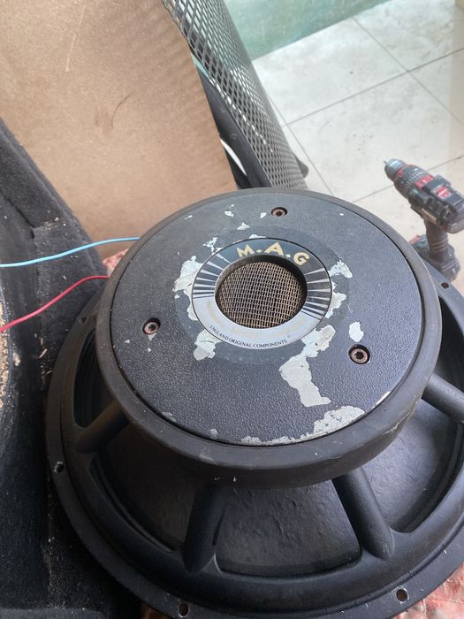 Boxe  profesionale.   Se dau separt sau total