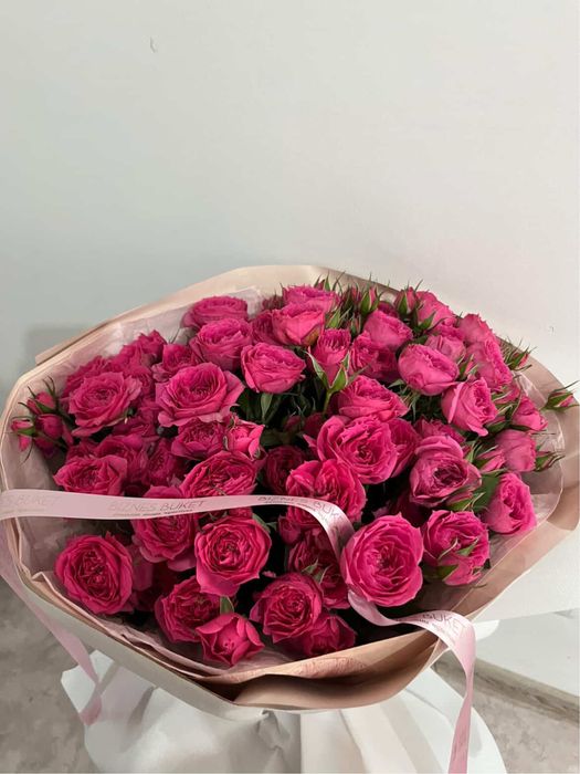 Продам букет кустовых роз свежые 7.000