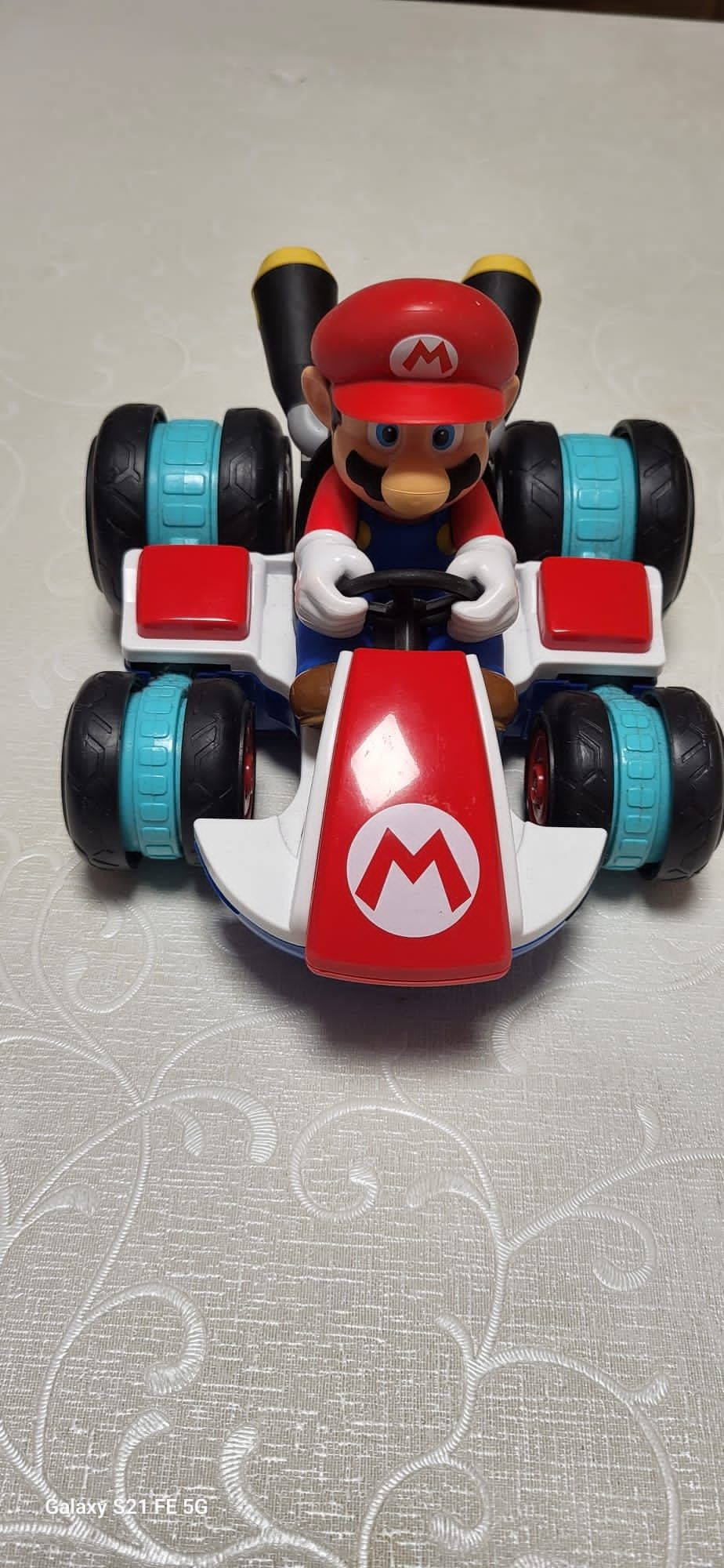 Mașina Mariokart.