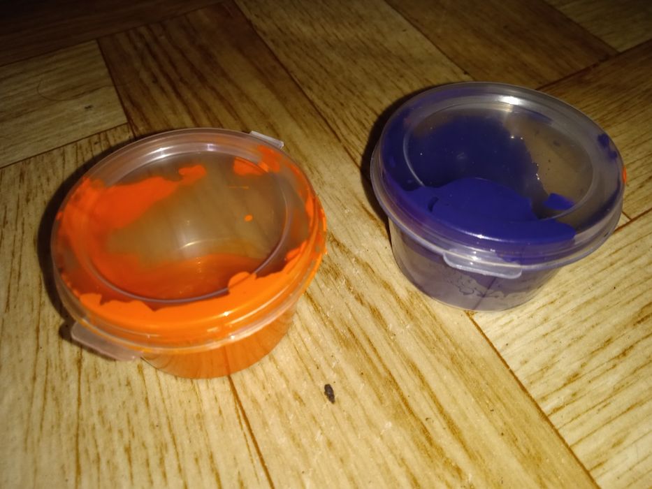 ПРОДАМ КРАСКИ для рисования! 6 цветов. Остатки в банках. Б/у Акриловые