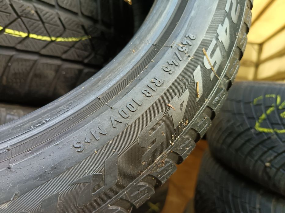 Anvelope MS iarna 245 45 18 pirelli runflat 2022 5-5.5 mm
