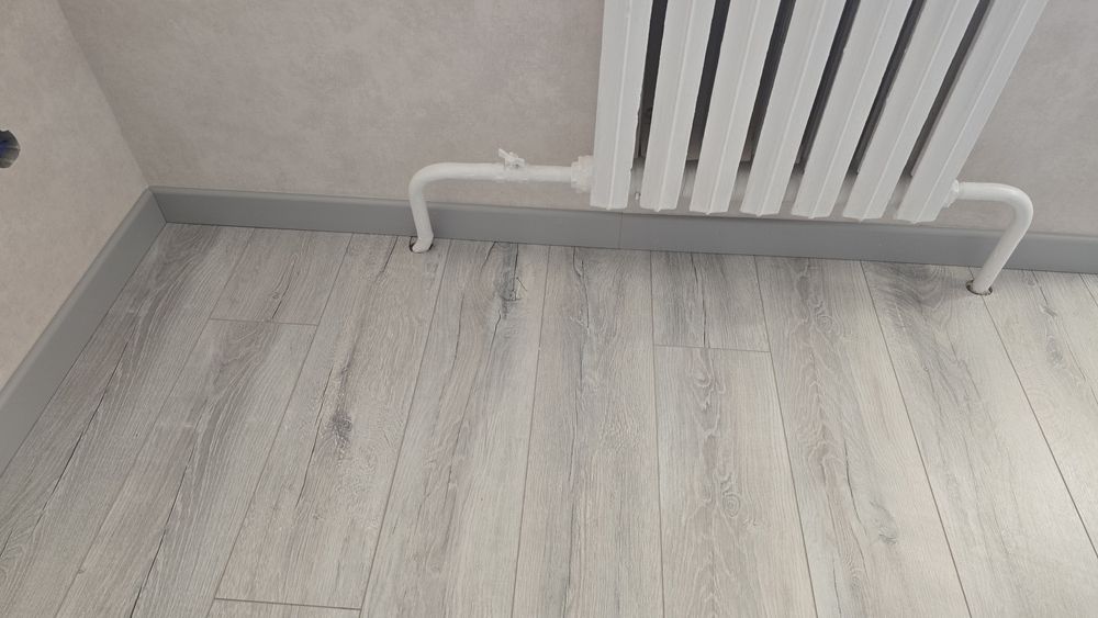 Плинтус полиуретановый противоударный